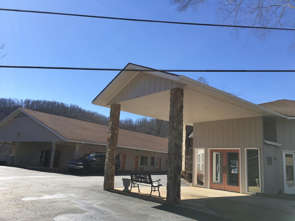 University Inn Cullowhee Buitenkant foto